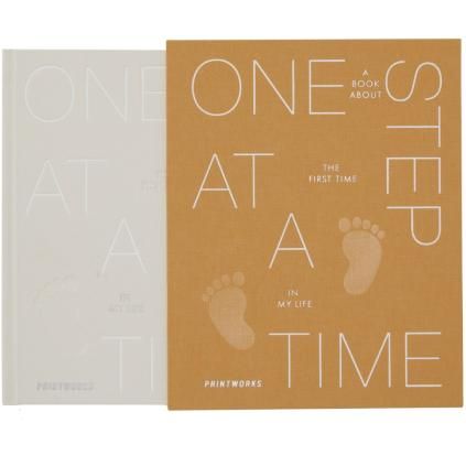Бебешки дневник ONE STEP AT A TIME, оранжев, Printworks