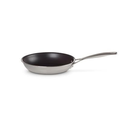 223383 neprilnava panev classic 20 cm stribrna nerezova ocel le creuset