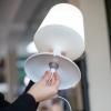 Преносима настолна лампа LIGHT TO GO, органично сива, Koziol