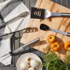 225291 2 grilovaci obracecka bbq 45 cm stribrna nerezova ocel le creuset