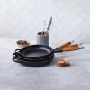 223794 4 panev na smazeni signature 28 cm satin black litina le creuset